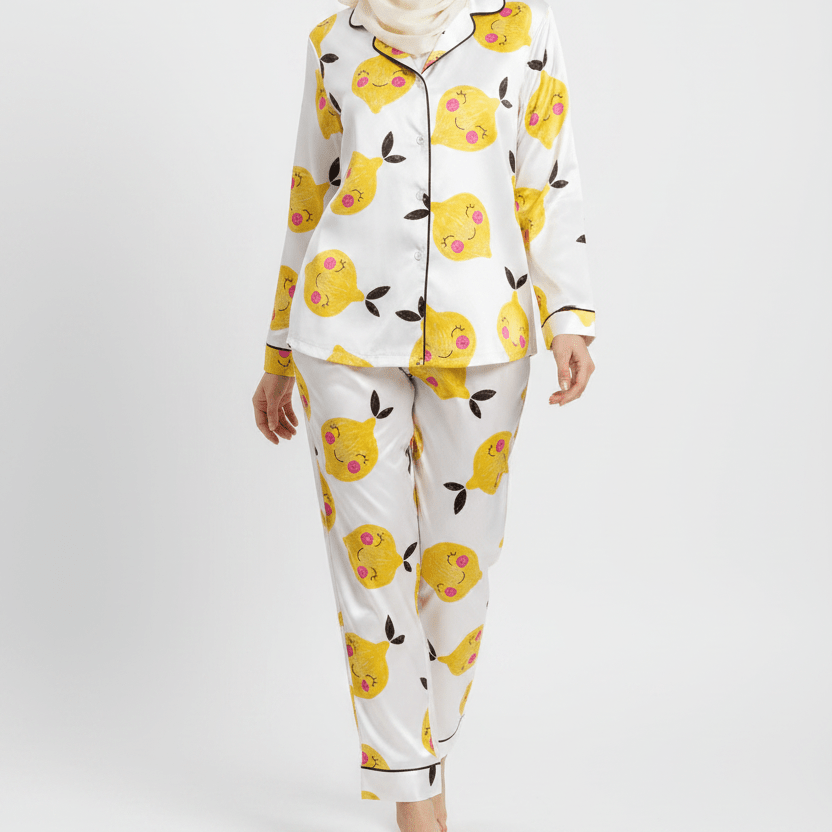 Azura Heritage Lemon Bliss Set – studio shot, walking forward pose